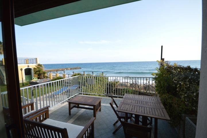 Riva Beach Apartment Riva Ligure Exterior photo