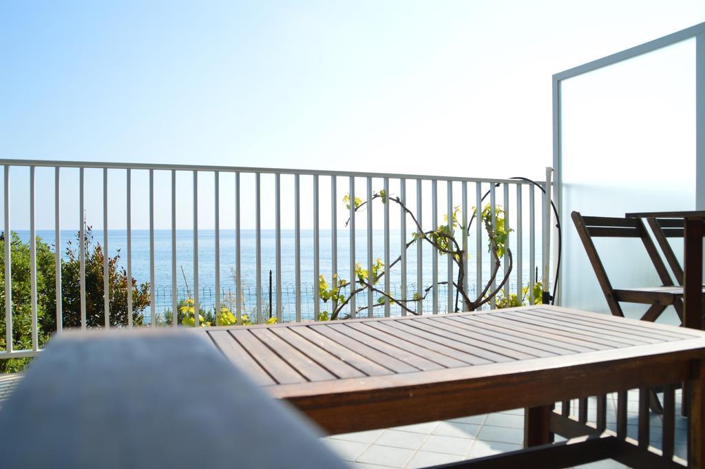 Riva Beach Apartment Riva Ligure Exterior photo