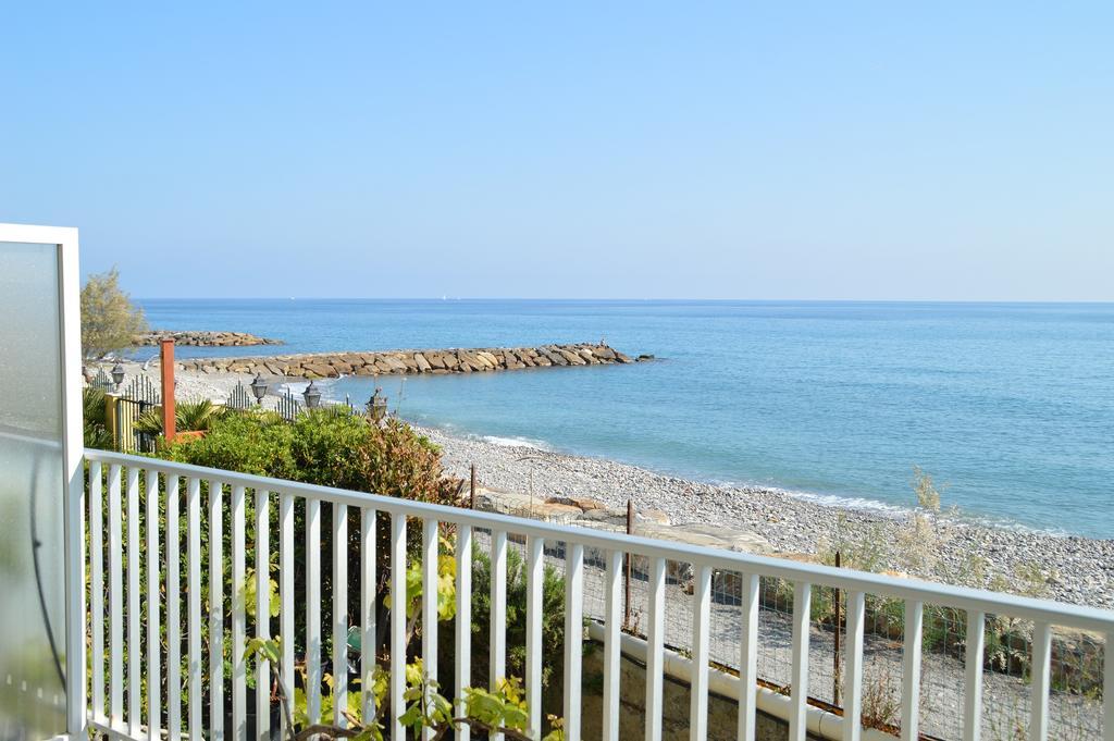 Riva Beach Apartment Riva Ligure Exterior photo